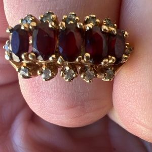 14k gold ring with red stones size 10
